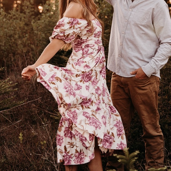 Abercrombie & Fitch Dresses & Skirts - Abercrombie midi floral dress size small